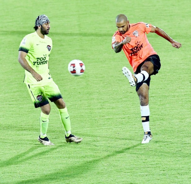 celebrity clasico, virat kohli, ms dhoni, ranbir kapoor, abhishek bacchan, sunil chhetri, sports, indian express
