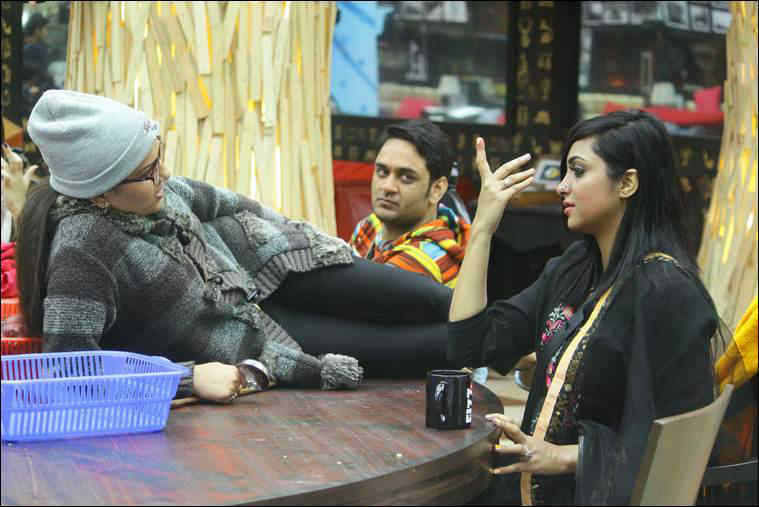 sapna choudhary, arshi khan, arshi sapna fight, bigg boss 10 highlights