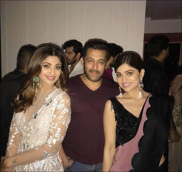 shilpa shetty, salman khan, shamita shetty, salman shilpa images, salman khan diwali party images, arpita diwali party photos, shilpa shamita images