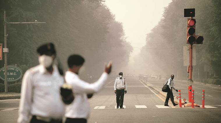 delhi pollution, air quality index, diwali 2017, health risk, pollution level in delhi after diwali, aiims, aiims pollution delhi, pollution affect on health, indian express