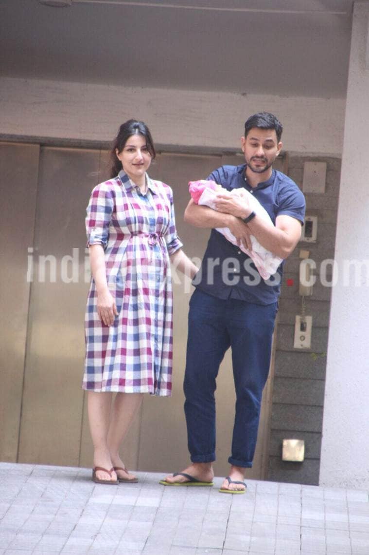 Soha Ali Khan, Soha ali khan baby first photos, Inaaya Naumi Kemmu, Inaaya Naumi Kemmu first photo, Inaaya Naumi Kemmu photo, Inaaya Naumi Kemmu pic