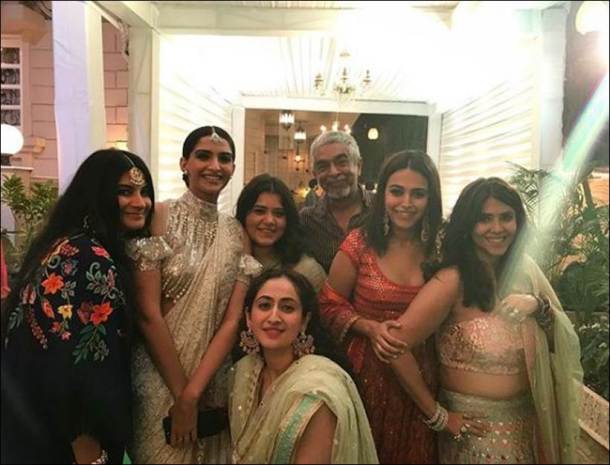 veere di wedding, ekta kapoor veere di wedding, swara bhaskar, sonam kapoor, veere di wedding team, veere di wedding images, ekta kapoor party photos