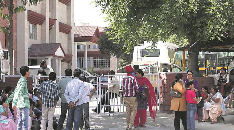 chandigarh, chandigarh school, vivek high school, parents on bus duty, parents protest, 
