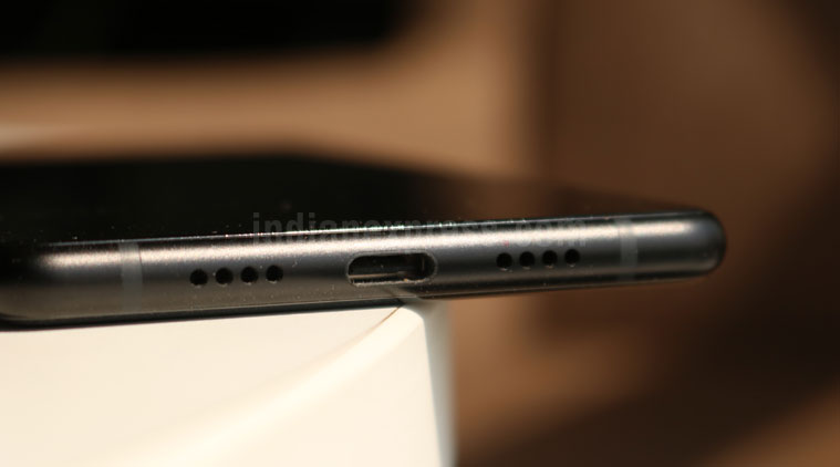 Xiaomi, Xiaomi Mi Mix 2, Mi Mix 2 Flipkart, Flipkart Mi Mix 2 sale, Mi Mix 2 price in India, Mi Mix 2 specifications, Mi Mix 2 features, Mi Mix 2 first impressions, Mi Mix 2 price