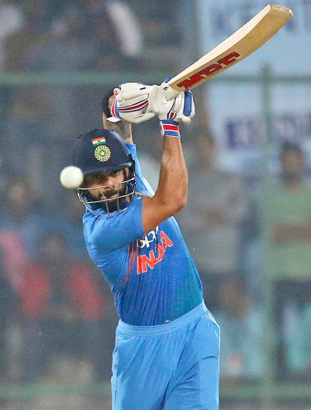 Ashish Nehra gets emotional farewell at home ground