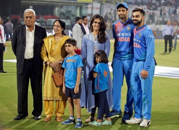 Ashish Nehra gets emotional farewell at home ground