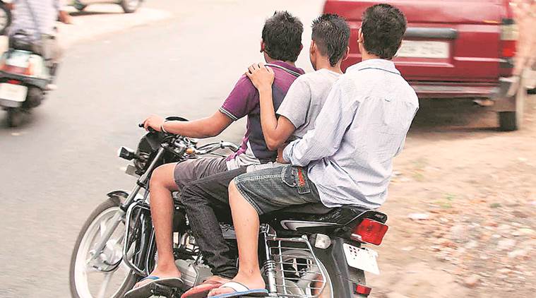 delhi, delhi robbery, delhi bike robbery, robbery on bike, delhi crime, delhi police, latest news, indian express