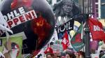 Paris: Climate activists march to keep coal in ground 