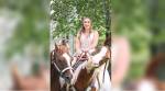 Smile Please! This HORSE stole the BRIDE’s thunder with its stunning huge grin