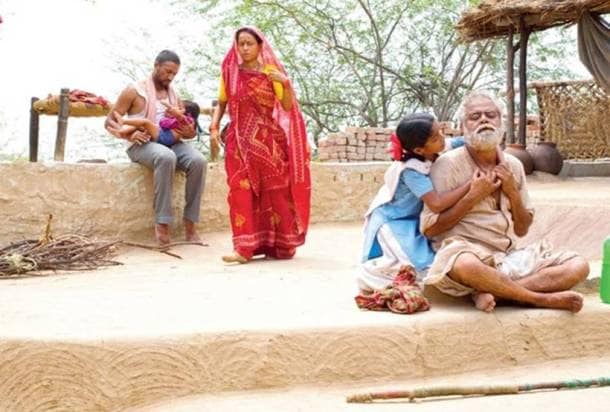Kadvi Hawa stars Sanjai Mishra and Ranvir Shorey.