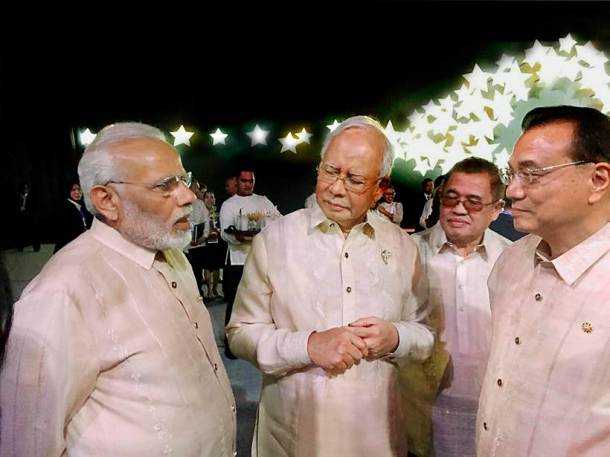 narendra modi new dress in manila dinner కోసం చిత్ర ఫలితం