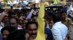 MNS, Congress workers clash in Dadar over hawkers’ issue