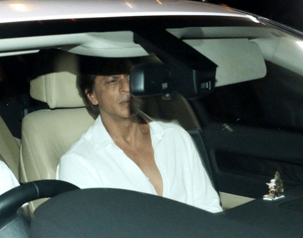 shah rukh khan, deepika, deepika party, deepika party pics