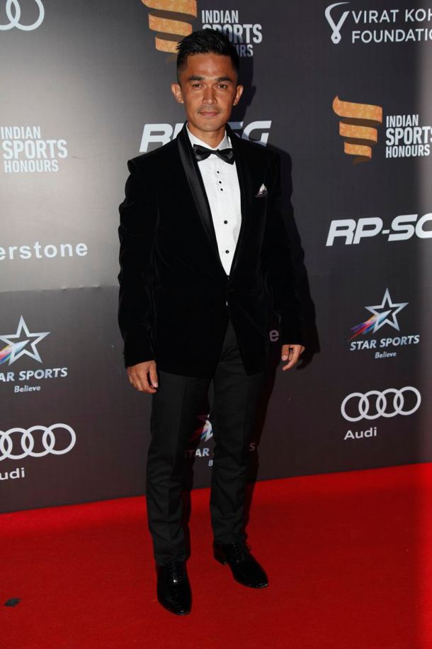 Virat Kohli, Anushka Sharma up the style quotient at sports awards function in Mumbai