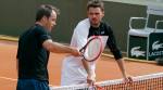 Stanislas Wawrinka returns to training after knee injury