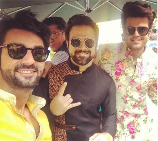 photos of karan wahi, rithvik dhanjani and maniesh paul at bharti singh wedding