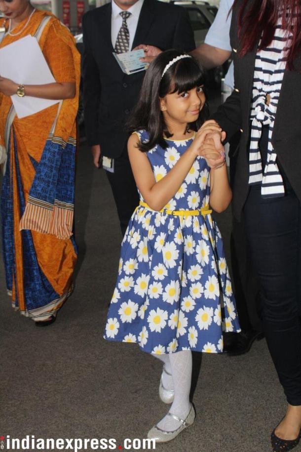 aishwarya rai bachchan and aradhya bachchan at airport