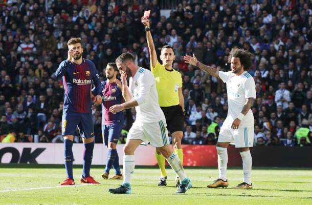 Lionel Messi surpasses Gerd Muller; Barcelona throw water on Real Madrid's title challenge with 3-0 win