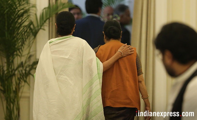sushma swaraj with mamata banerjee