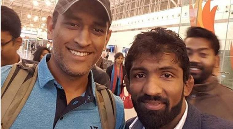 MS Dhoni with Yogeshwar Dutt