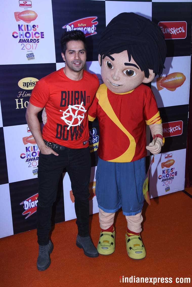 photos of varun dhawan from kids choice awards 2017
