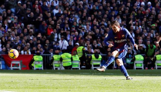 Lionel Messi surpasses Gerd Muller; Barcelona throw water on Real Madrid's title challenge with 3-0 win