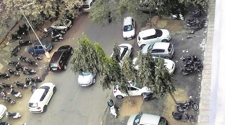 chandigarh, parking lot, parking fee, car park, car parking outside lot, chandigarh news, indian express