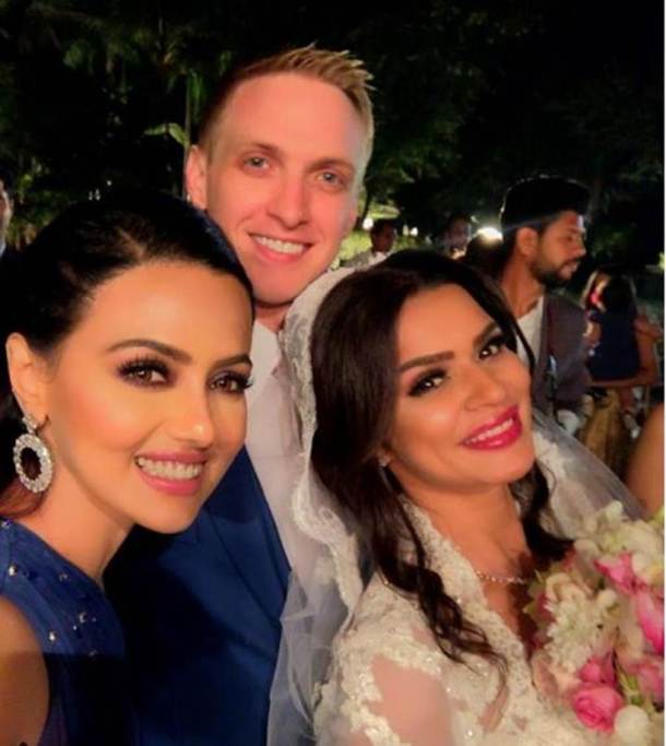 photos of sana khan with aashka and brent at their wedding