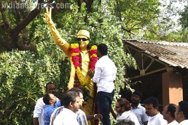 Puratchi Thalapathi visits memorials of late leaders before filing nomination