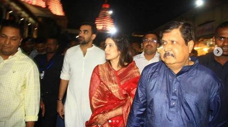 Zaheer Khan-Sagarika Ghatge at Mahalaxmi temple