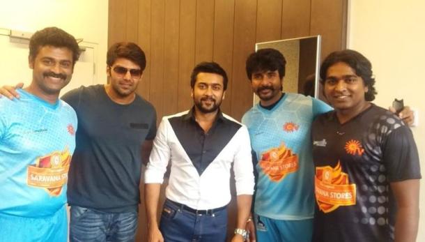 Rajinikanth and Kamal Haasan cross paths at Natchathira Vizha 2018