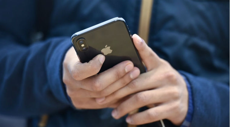 Apple iPhone, iPhone, Galaxy Note 8, Galaxy S8, Nintendo Switch, Amazon Echo Dot, Daniel Ives GBH Insights, best selling tech products of 2017