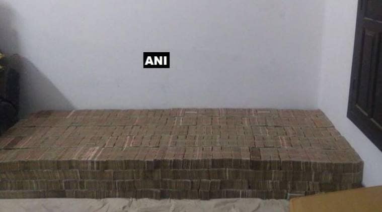 Kanpur IT raids, Demonetised notes, Kanpur raid on demonetised notes, old notes found in raid, Indian Express