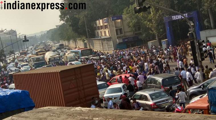 Day after Koregaon-Bhima clashes, Dalits protest in Mumbai