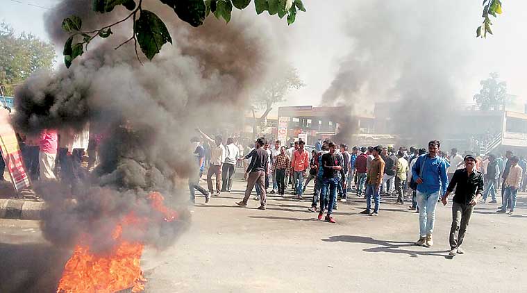 padmaavat, sanjay leela bhansali, padmaavat protests, Gujarat padmaavat protets, gujarat protests, gujarat violent protests, cbfc, supreme court, deepika padukone, karni sena, india news, indian express