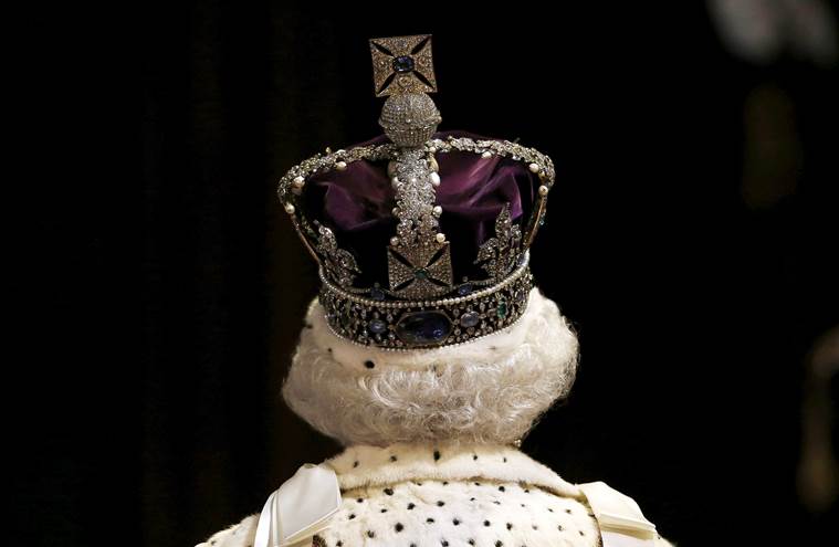 queen elizabeth crown, england queen, royal crown, corronation jewels, britain queen, imperial state crown, westminster abbey, world news, uk news, queen elizabeth 2 interview, indian express