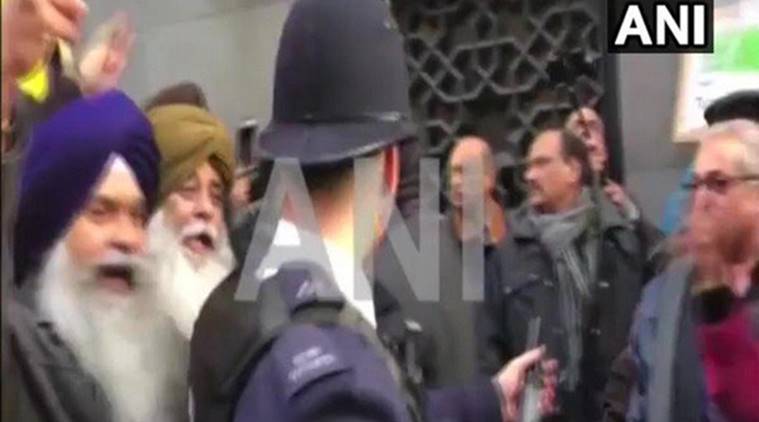 Clashes Erupt as British Lord Nazir Ahmed Calls For 'Azad Kashmir'