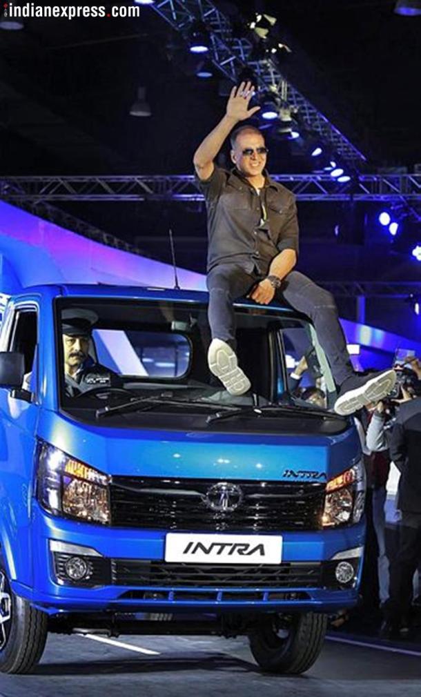 shahrukh khan, sonakshi sinha, john abraham, akshay kumar, auto expo 2018