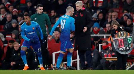 Europa League: Napoli win but go out, red-faced Arsenal lose and go through
