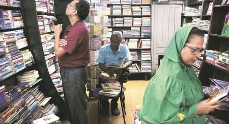 Mumbai: Iconic Strand book stall to permanently down shutters