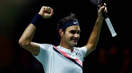 Roger Federer officially returns to World No 1