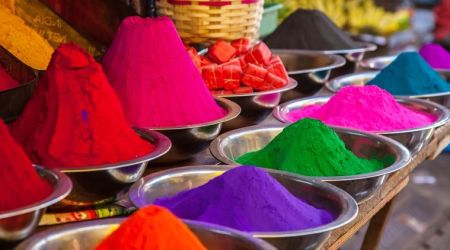 Organic colours make a splash this Holi in Mumbai