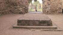 Herein lies  a king: A day in the life of Alauddin Khilji’s tomb