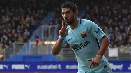 Luis Suarez and Jordi Alba give Barcelona win, Valencia stage late comeback