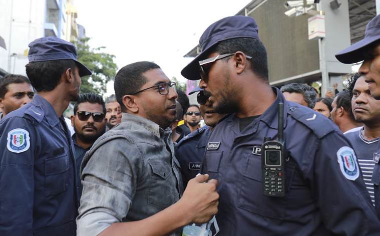 maldives, maldives president, Yameen Abdul Gayoom, political crisis, impeach, politician arrest, indian express