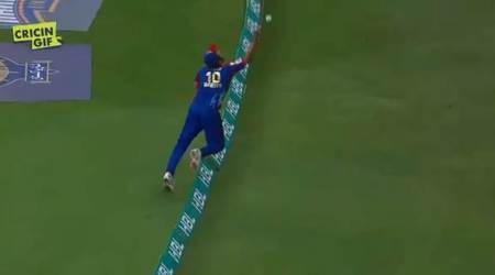 Shahid Afridi stuns crowd with extraordinary catch in PSL 2018