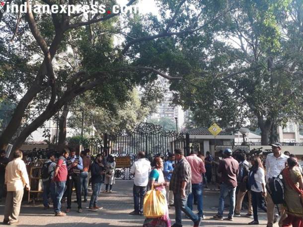 fans outside sridevi house lokhandvala