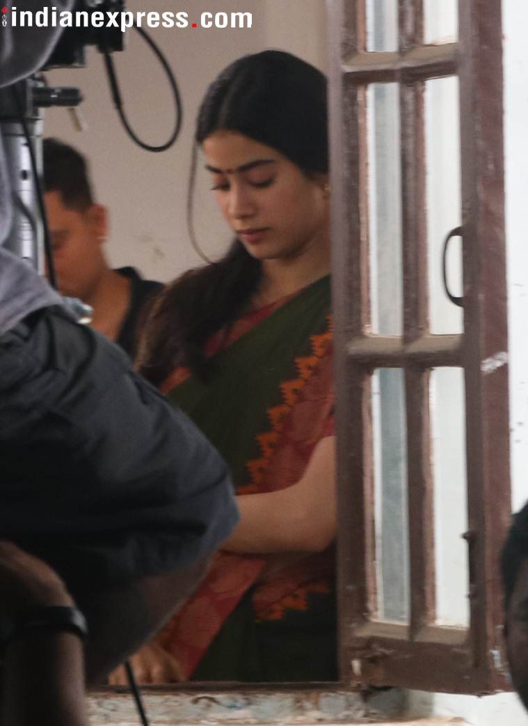 janhvi kapoor on the sets of dhadak 