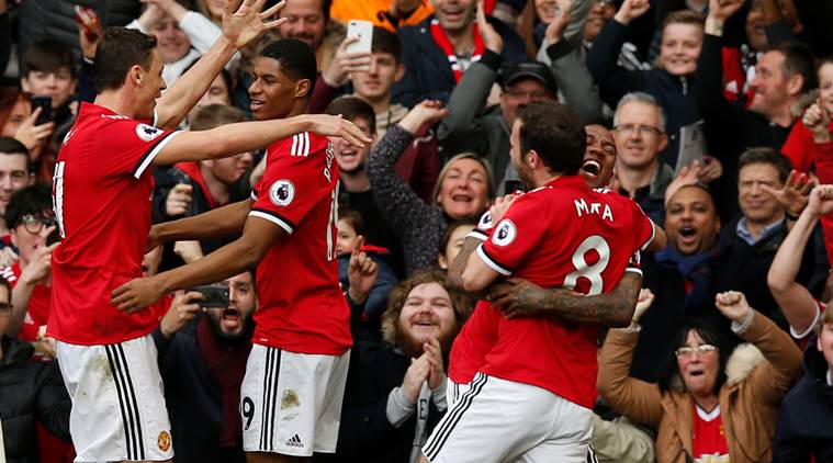Manchester United beat Liverpool 2-1.
