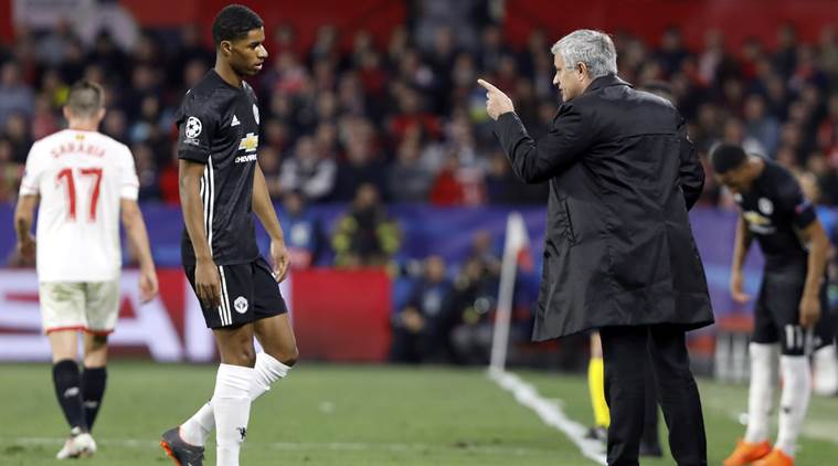 jose mourinho talks to marcus rashford